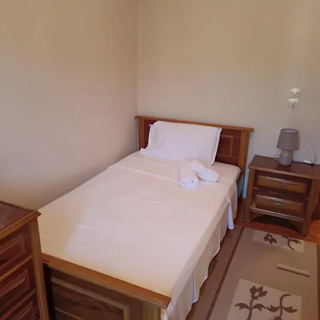 Tonia's House * Leonídion