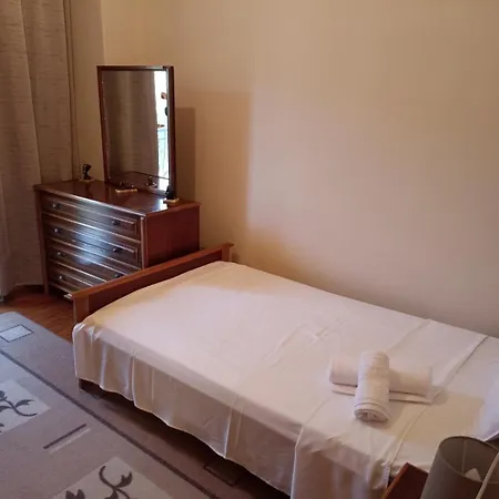 Tonia's House * 利昂尼迪翁